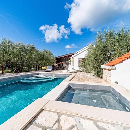 Pool House Potirna - Happy Apartment *